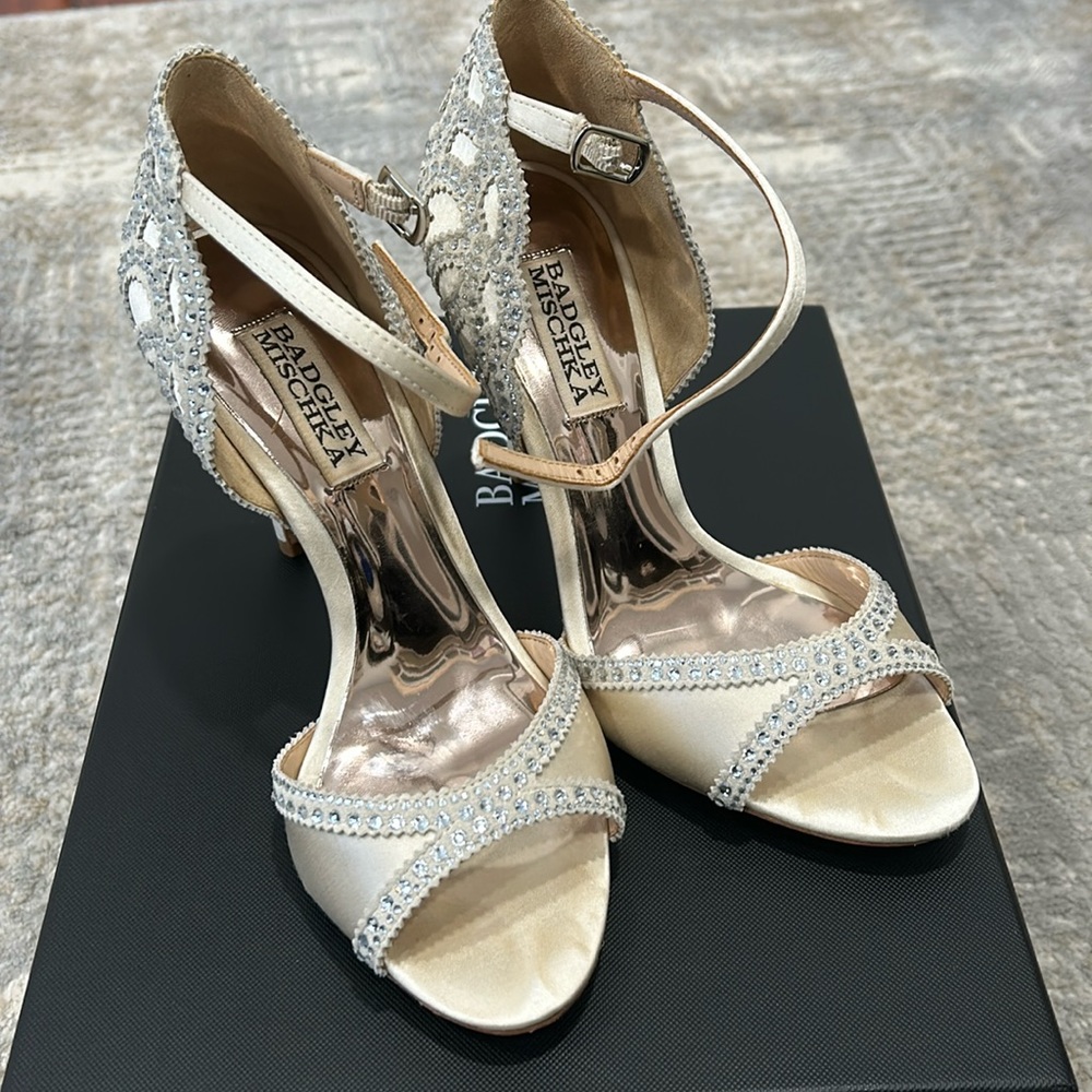 Badgley Mischka Ivory Roxy Heels